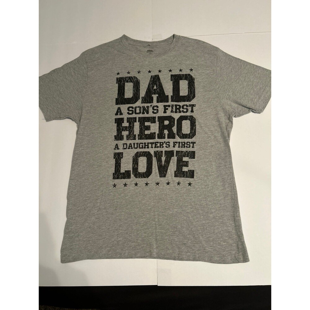 Celebrate Men’s Heather Grey "DAD A Son's First Hero" Graphic T-Shirt Size Med
